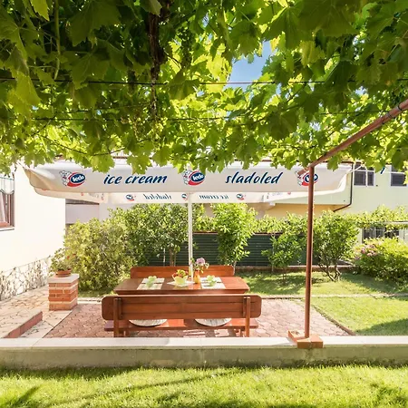 Apartman Garden Escape Zupanic Póla